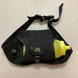 Amphipod Running Bottle Holder With Water & 3 Packets Of Energy Gel